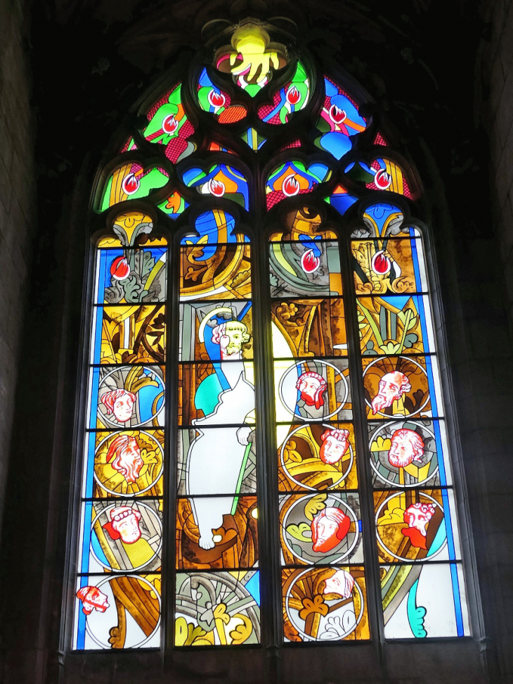 La cathédrale Saint Cyr et Sainte Juilitte : vitraux contemporains - Nevers