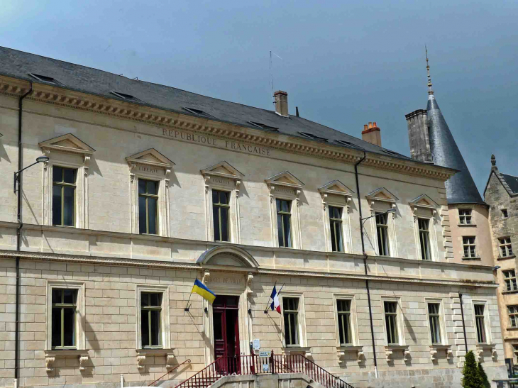 L'hôtel de ville - Nevers