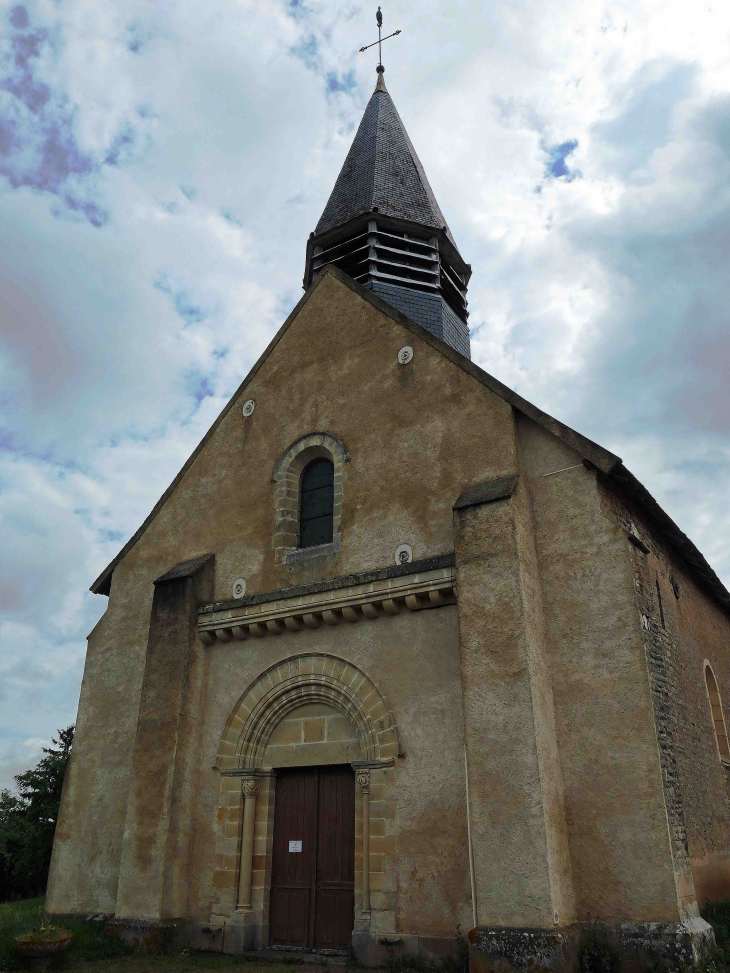 L'entrée de l'église - Pazy