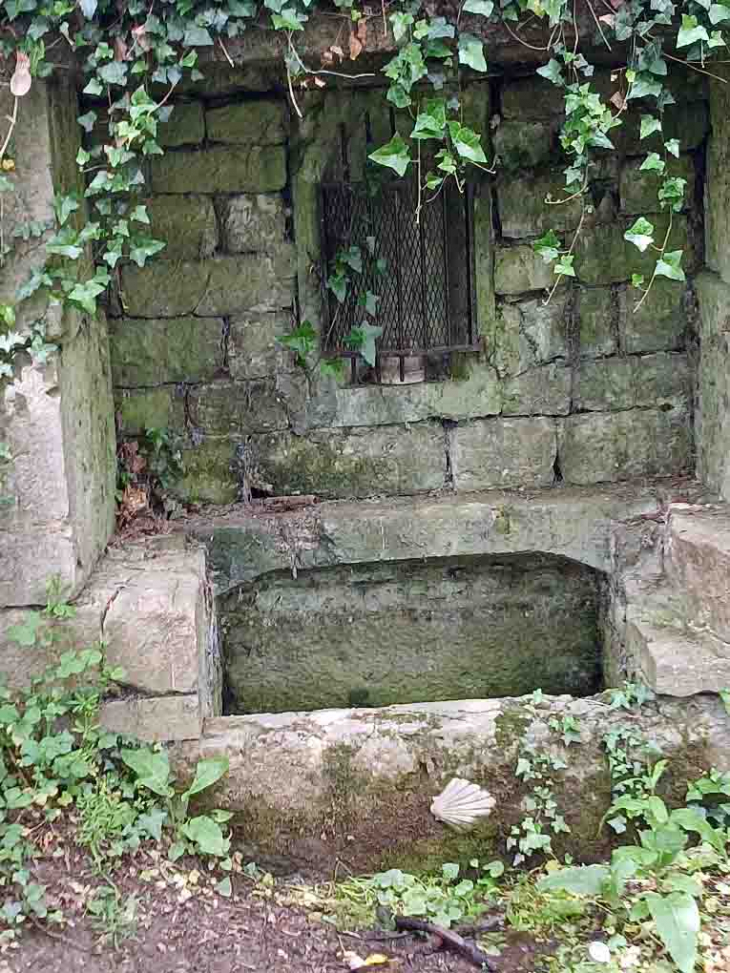 Cropigny : fontaine Sainte Agathe - Ruages