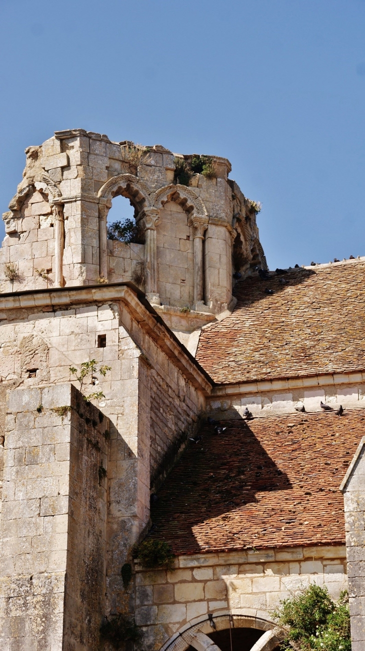 Ruines de l'Abbatiale St Laurent - Saint-Laurent-l'Abbaye