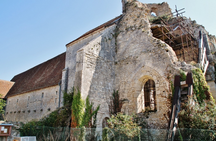 Ruines de l'Abbatiale St Laurent - Saint-Laurent-l'Abbaye