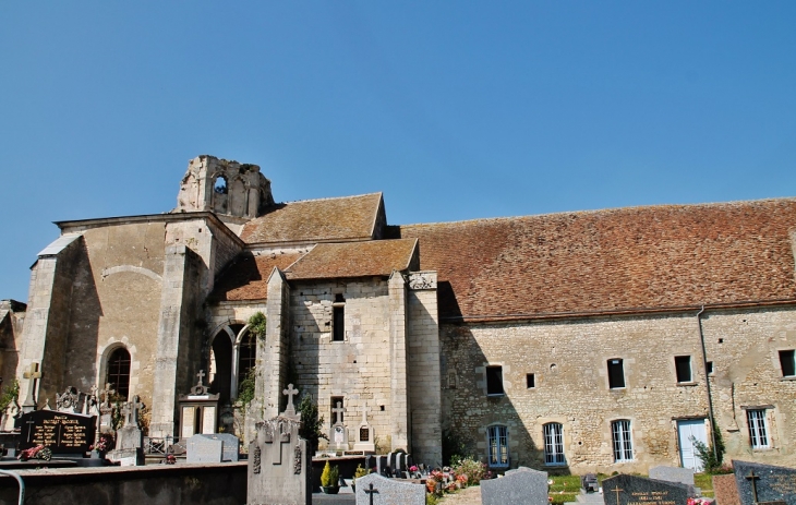 Ruines de l'Abbatiale St Laurent - Saint-Laurent-l'Abbaye