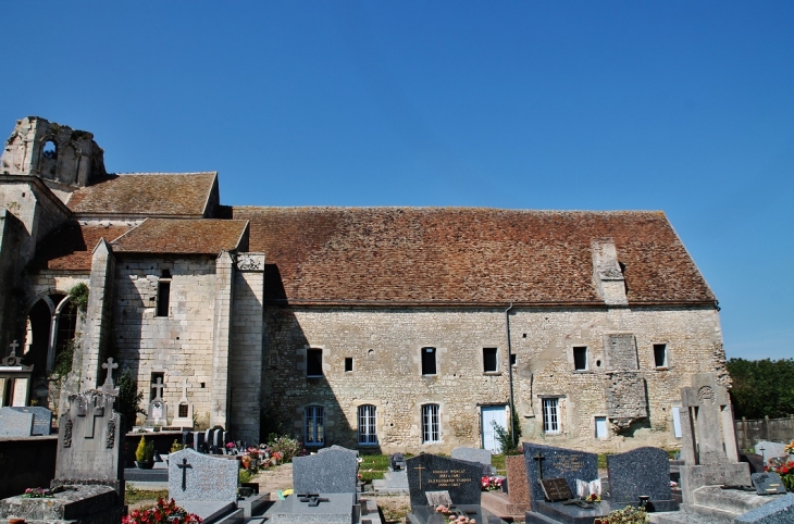 Ruines de l'Abbatiale St Laurent - Saint-Laurent-l'Abbaye