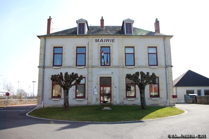 Mairie de St Parize le Chatel - Saint-Parize-le-Châtel