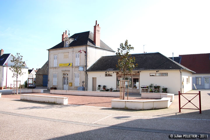 La Grand Place - Saint-Parize-le-Châtel