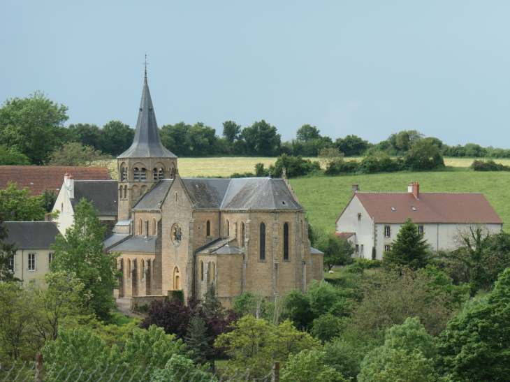 Vue sur le village et l'église - Saint-Sulpice