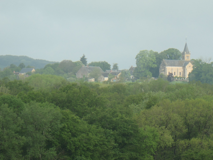 Vue sur le village et son église - Sainte-Marie