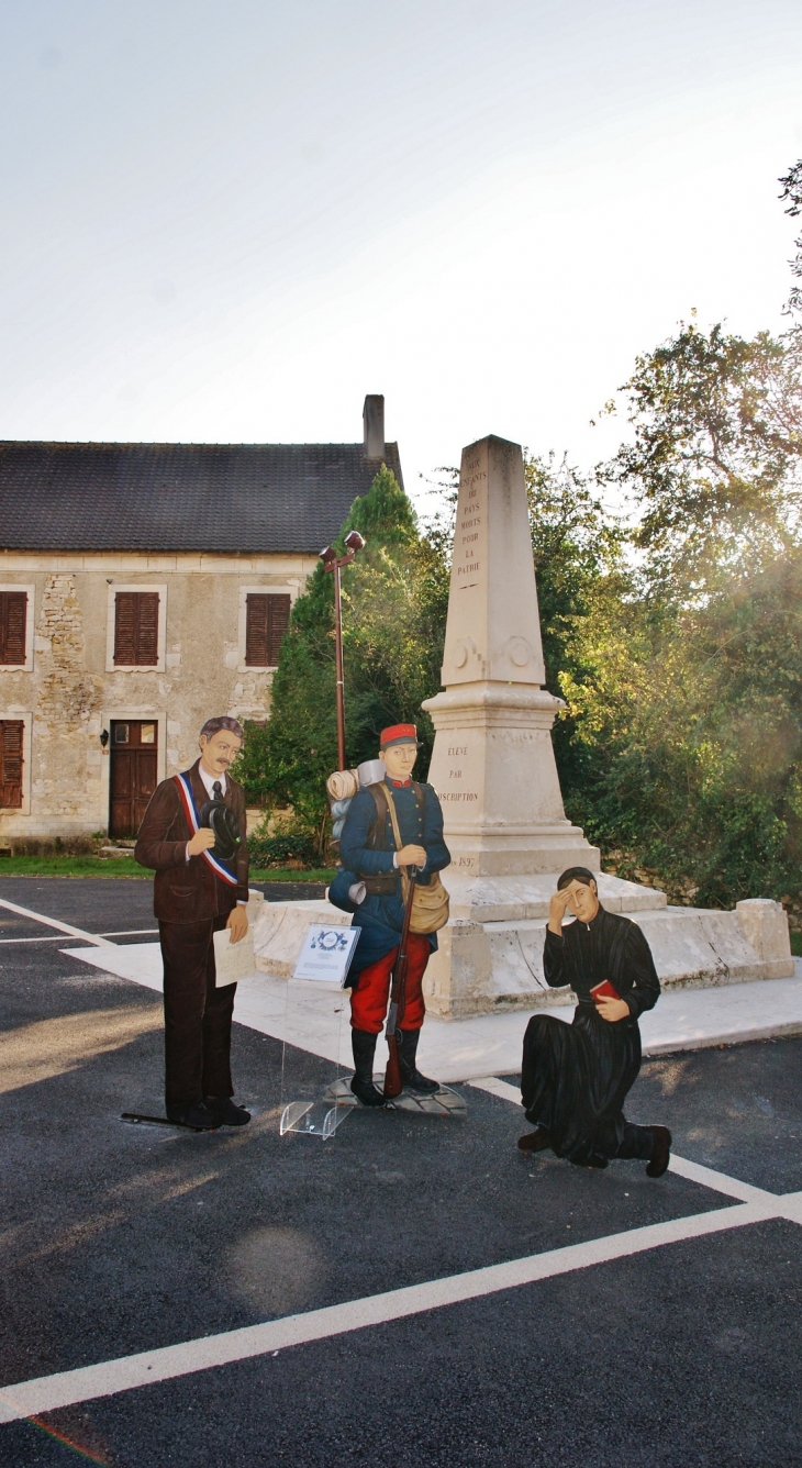 Monument aux Morts - Suilly-la-Tour