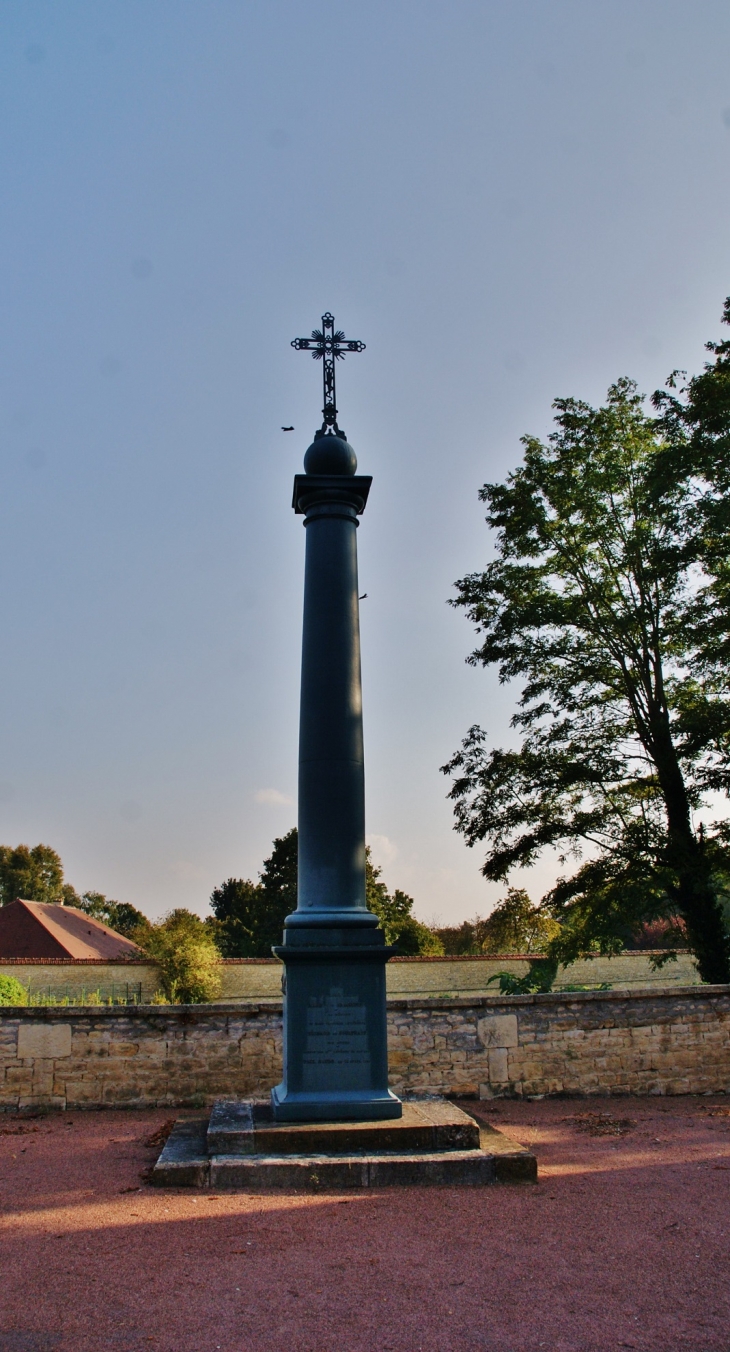 Croix - Varennes-Vauzelles