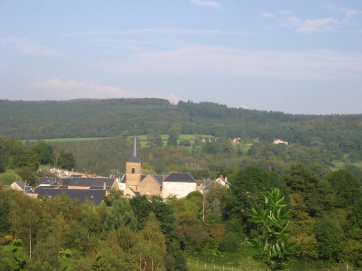 Vue sur le bourg - Villapourçon