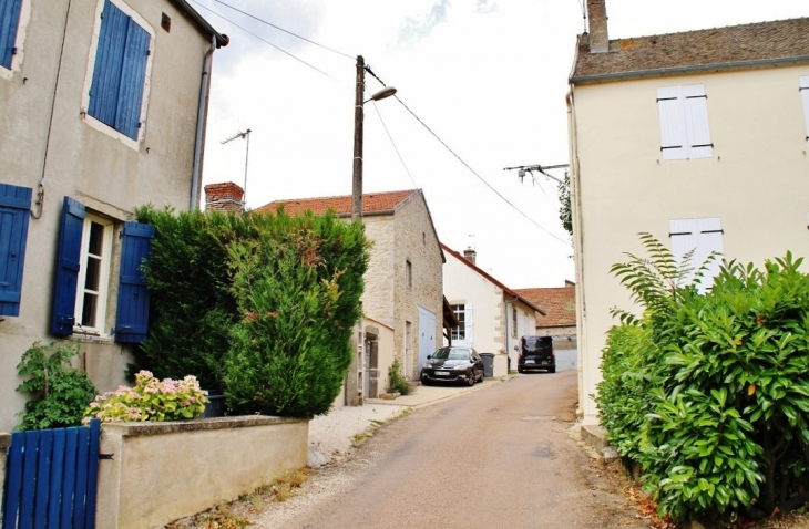 Le Village - Aluze