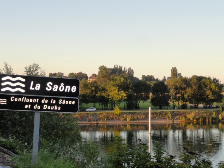 Sur le pont de BRAGNY COUCHER DE SOLEIL - Bragny-sur-Saône