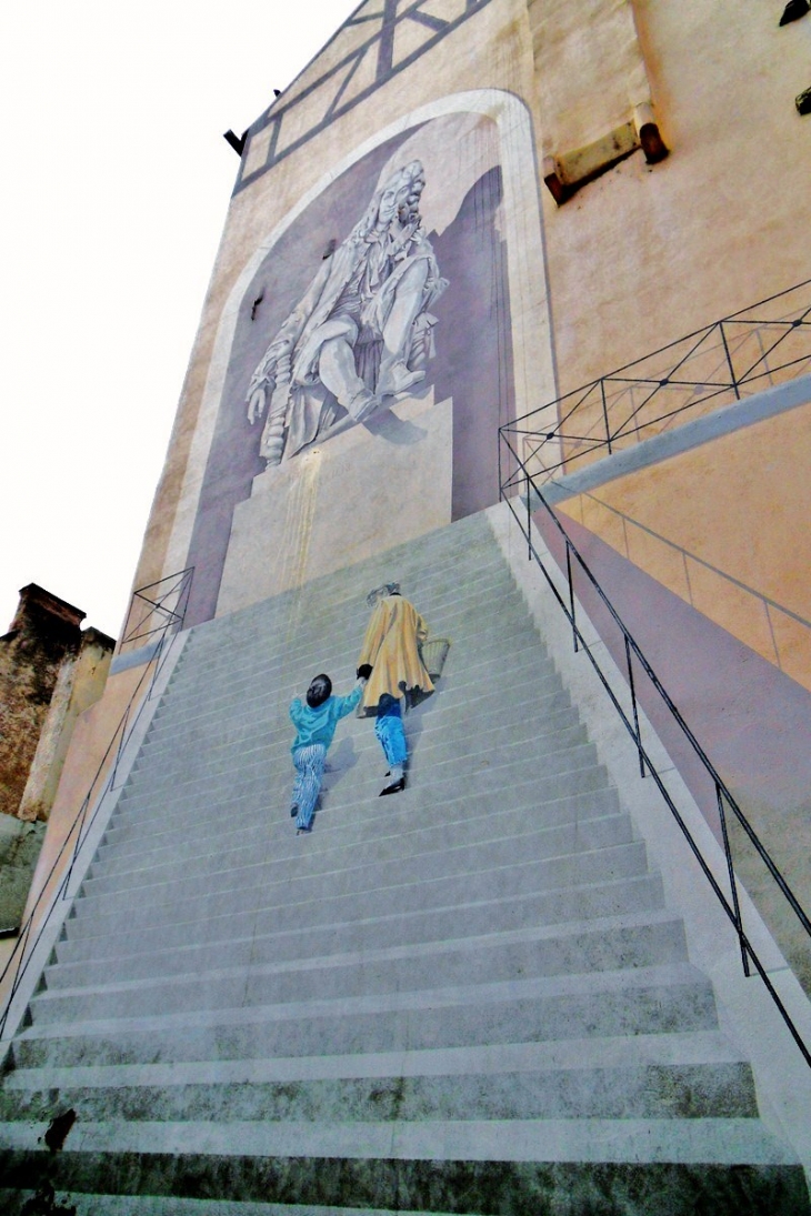 Place du  théâtre,peinture murale,Molière et la ménagère. - Chalon-sur-Saône