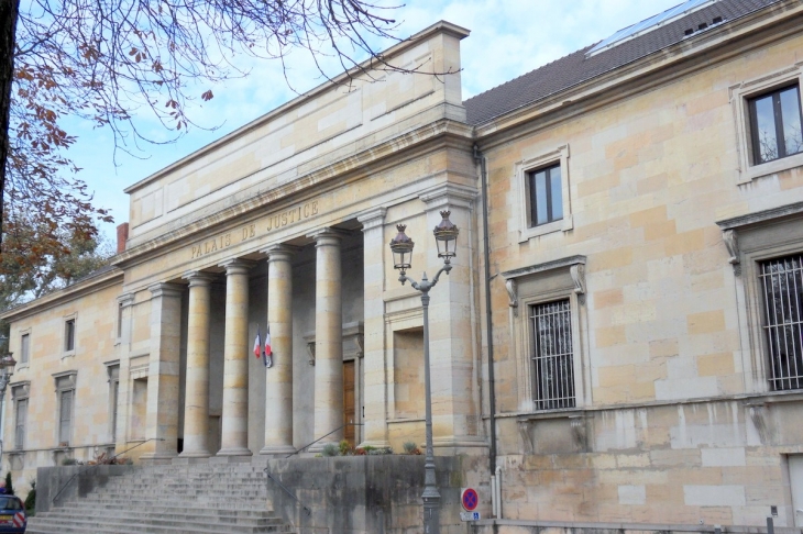 Le palais de Justice. - Chalon-sur-Saône