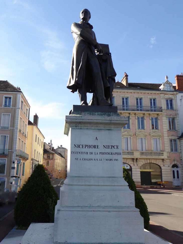 La statue de Niepce - Chalon-sur-Saône