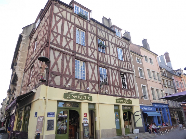 Place Saint Vincent - Chalon-sur-Saône