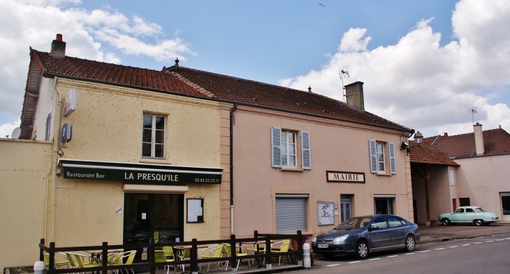 La Mairie - Chambilly