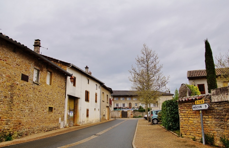 Le Village - Chânes