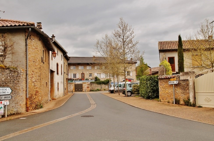 Le Village - Chânes