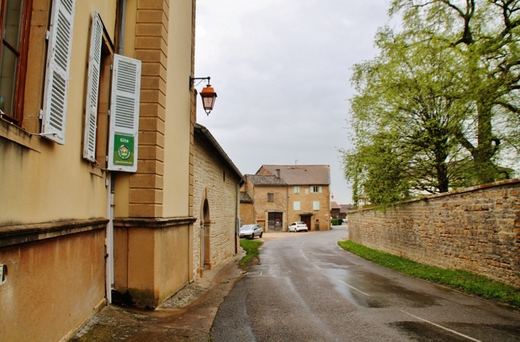 Le Village - Chânes