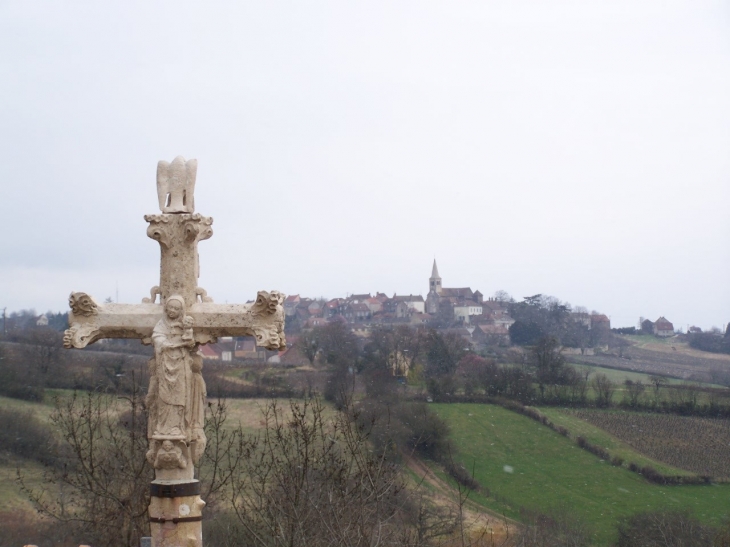 Le calvaire et Aluze - Charrecey