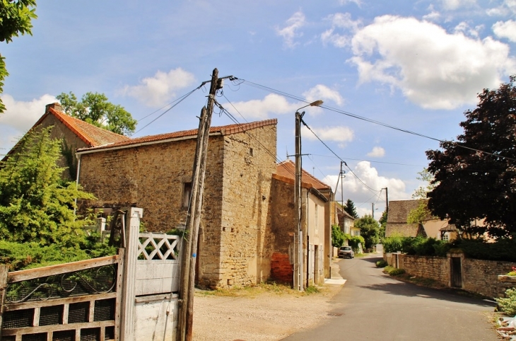 Le Village - Charrecey