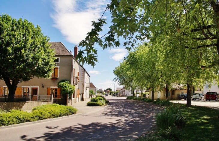 Le Village - Chaudenay