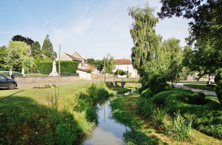 Le Village - Cheilly-lès-Maranges