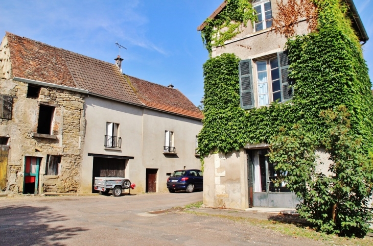 Le Village - Cheilly-lès-Maranges