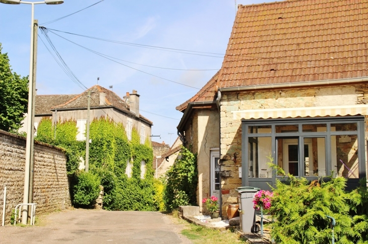 Le Village - Cheilly-lès-Maranges