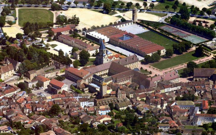 Vue d'avion - Cluny