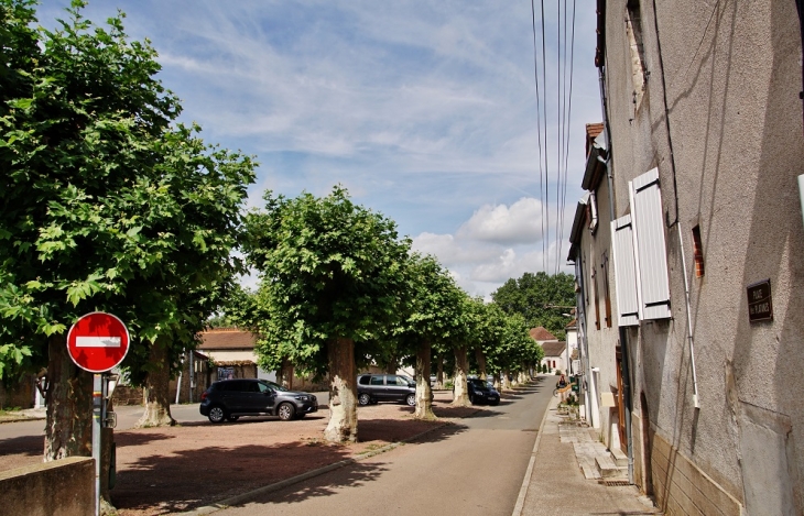 Le Village - Dennevy