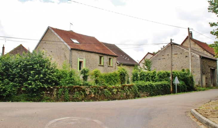 Le Village - Épertully