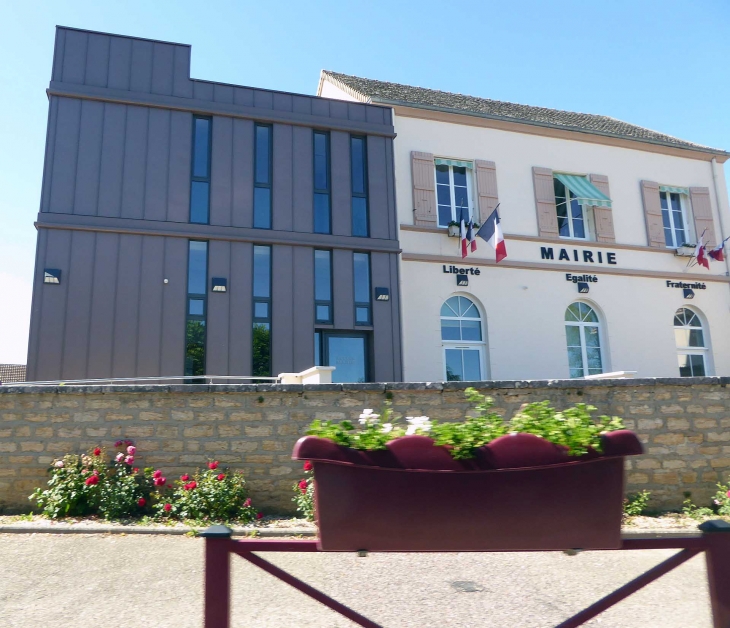 La mairie - Farges-lès-Chalon