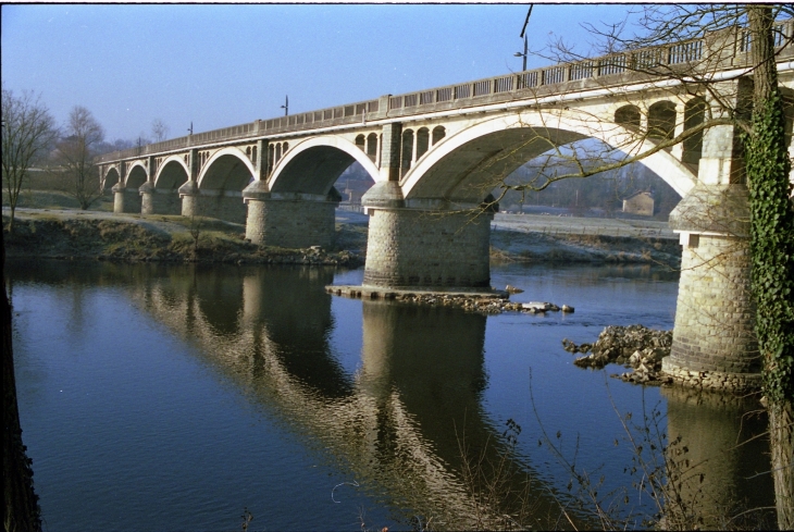 Le pont - Iguerande