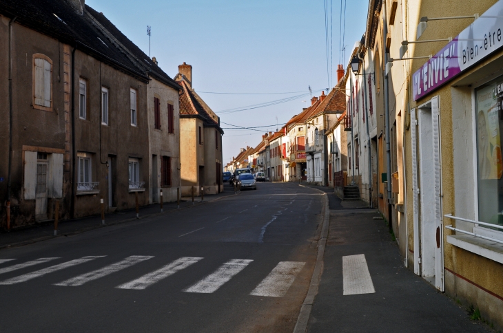 Une vue de la Grande Rue ( J.M. Mullot ) - Joncy