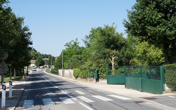 Le Village - La Chapelle-de-Guinchay