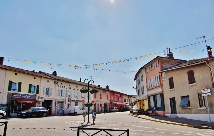 Le Village - La Chapelle-de-Guinchay