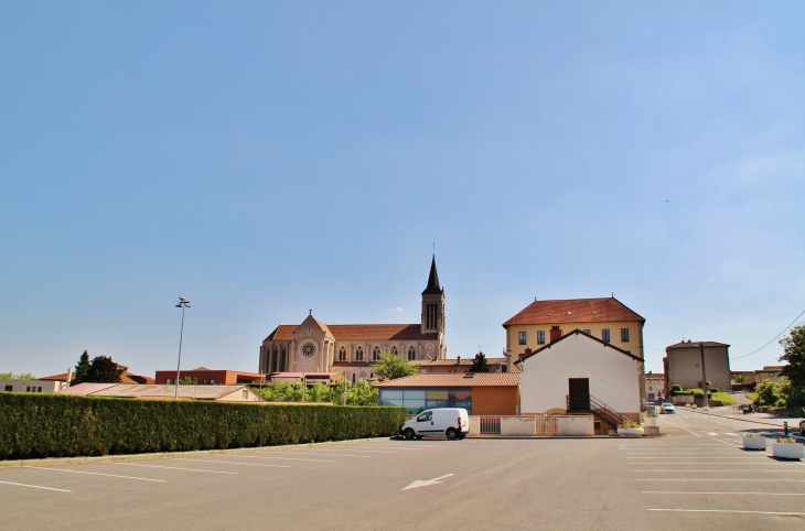 Le Village - La Chapelle-de-Guinchay