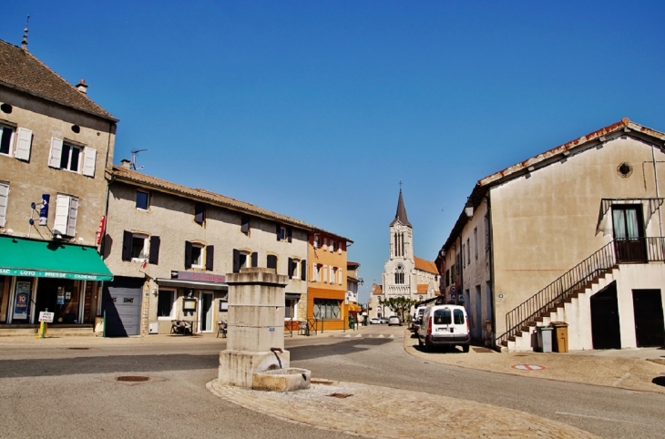 Le Village - La Chapelle-de-Guinchay