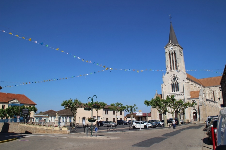 Le Village - La Chapelle-de-Guinchay