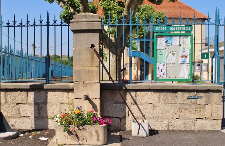 Fontaine - La Chapelle-de-Guinchay