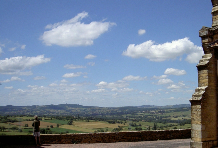 Superbe vue depuis les marches de l'église - La Vineuse