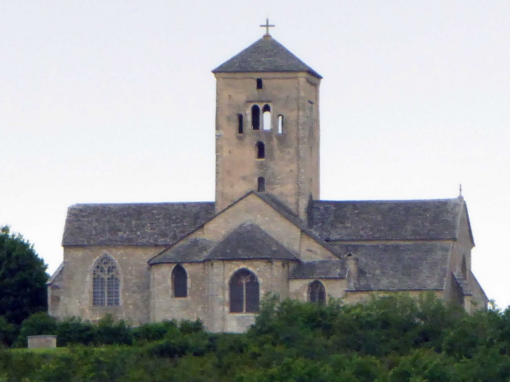 L'église Saint Martin vue de Sennecey le Grand - Laives