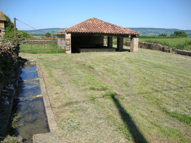 Lournand  (71250) lavoir à Collonge