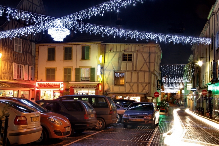 Place des halles - Marcigny