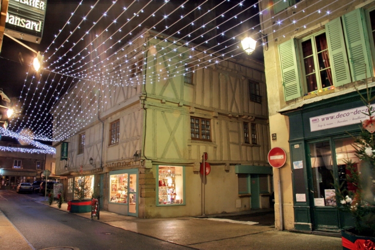 Place des halles - Marcigny