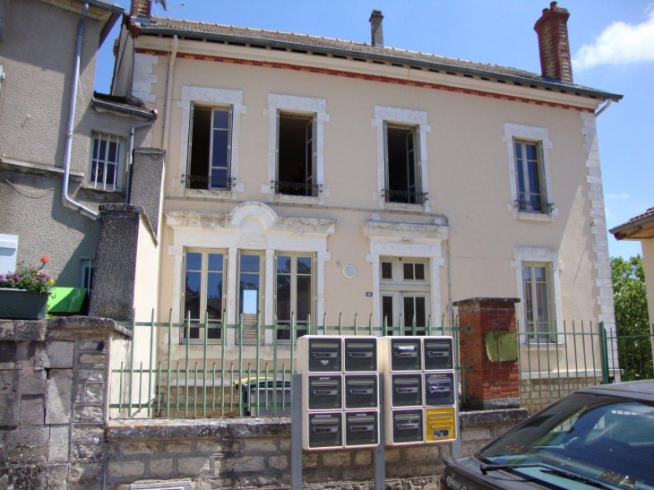 Mercurey (71640) l'ancienne mairie de Mercurey