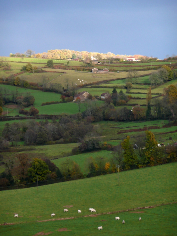 Vue depuis la route d'Ozolles - Montmelard